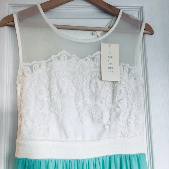 Gorgeous ivory and aqua full length dress - Picture 2 of 4